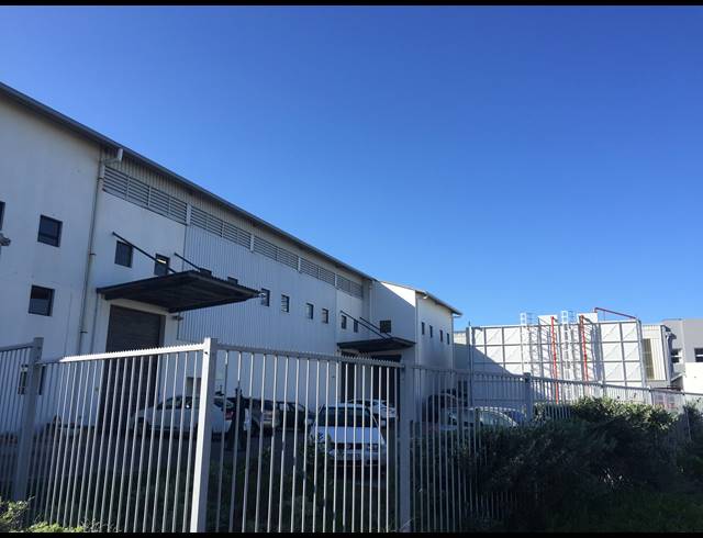 1,495M² WAREHOUSE RENTED IN CAPRICORN